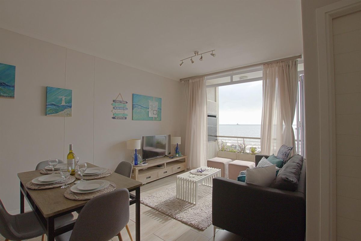 Apartment To Rent in Lagoon Beach, Milnerton - Photo 2