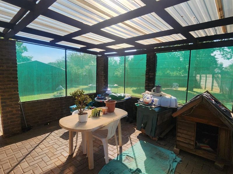 Elegant Family Living in the Heart of Rensburg, Heidelberg - Photo 3