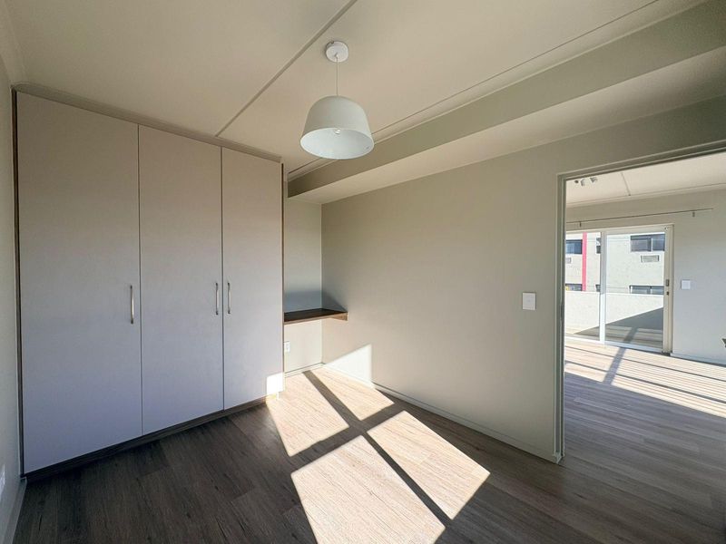 Spacious 1 Bedroom Apartment with Dual Balconies - Available 1 May 2026 - Photo 7