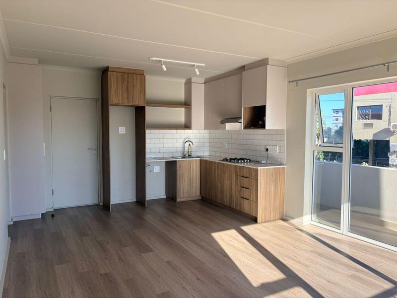 Spacious 1 Bedroom Apartment with Dual Balconies - Available 1 May 2026 - Photo 3