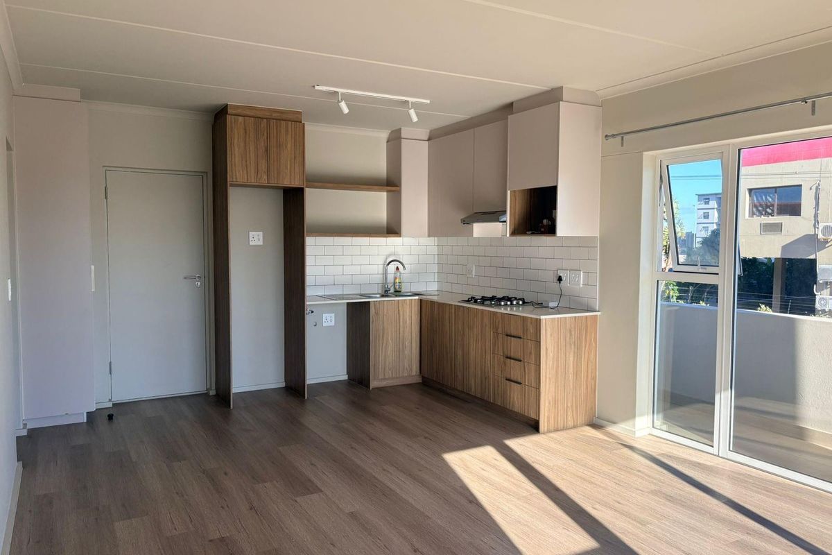 Spacious 1 Bedroom Apartment with Dual Balconies - Available 1 May 2026 - Photo 3