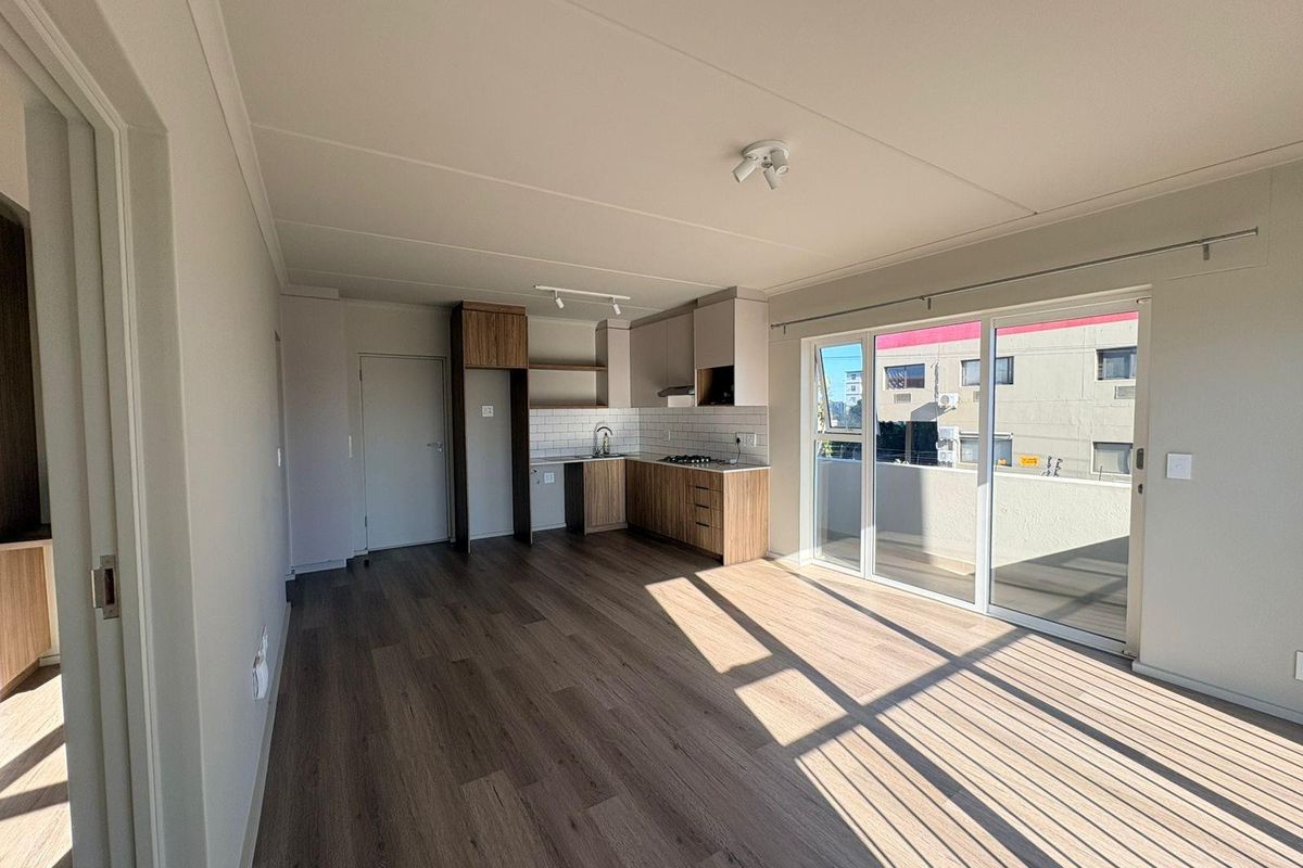 Spacious 1 Bedroom Apartment with Dual Balconies - Available 1 May 2026 - Photo 5