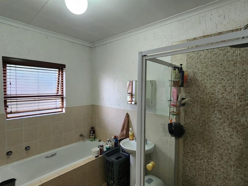 Apartment For Sale in Buccleuch Sandton - Photo 9