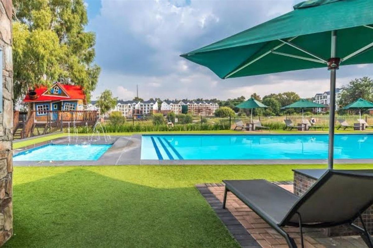 Apartment To Rent in Linbro Park, Sandton - Photo 2