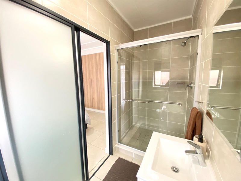 Apartment To Rent in Linbro Park, Sandton - Photo 9