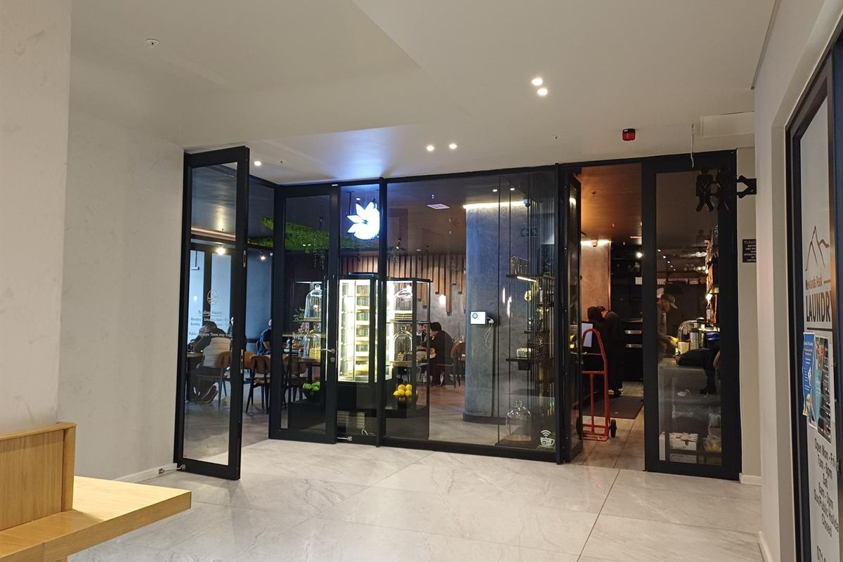 Studio Apartment For Sale in Newlands, Cape Town - Photo 4