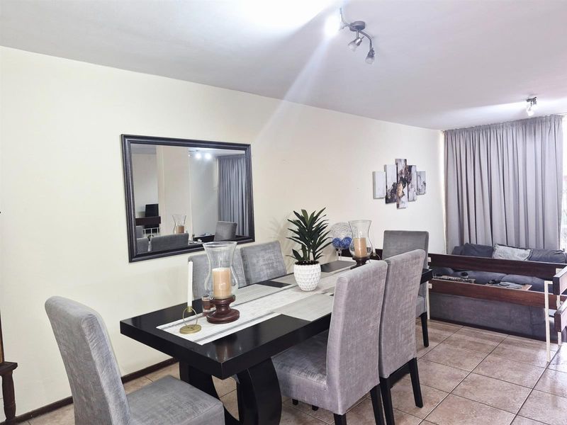 Modern 3-Bedroom Duplex in St Andrews, Bedfordview - Photo 7