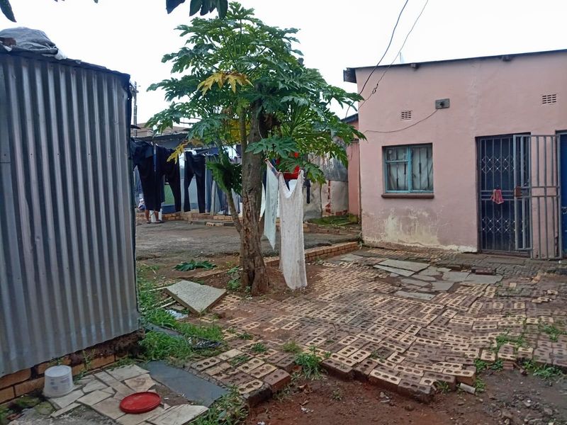 Stand For Sale in Orlando, Soweto - Photo 10