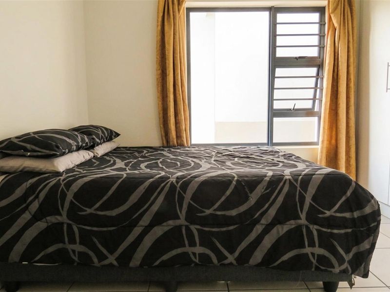 Modern 2-Bedroom, 2 En-Suite Apartment in Secure Parklands East Complex - Photo 10