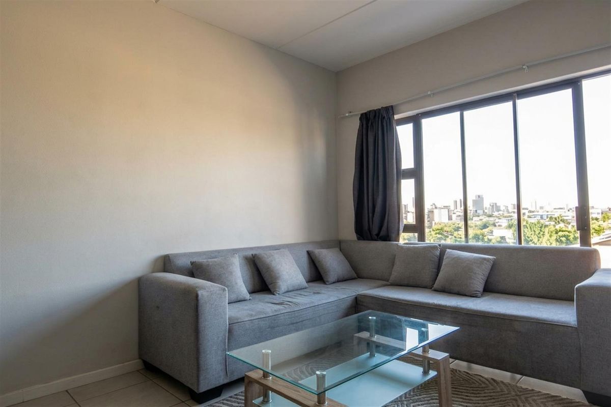 Modern 2-Bedroom, 2 En-Suite Apartment in Secure Parklands East Complex - Photo 2