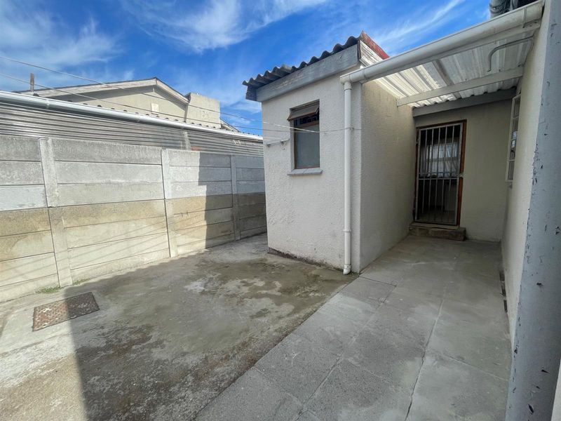 Garden Flatlet to Rent in Grassy Park - Photo 2