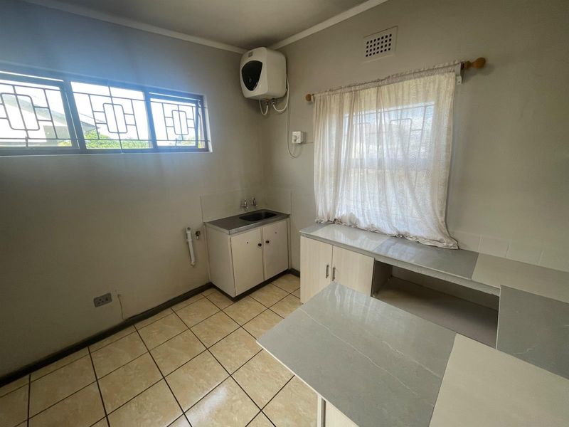 Garden Flatlet to Rent in Grassy Park - Photo 9
