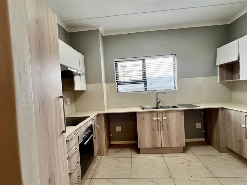 Apartment To Rent in North Riding, Randburg - Photo 4