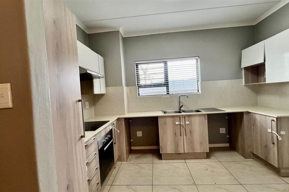 Apartment To Rent in North Riding, Randburg - Photo 4