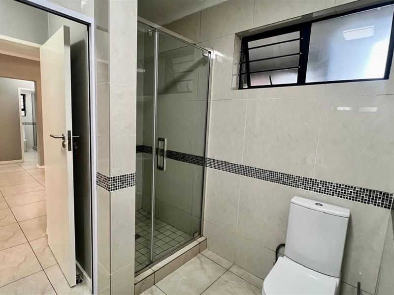 Apartment To Rent in North Riding, Randburg - Photo 8