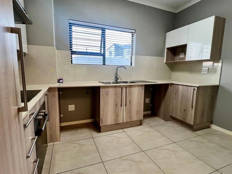 Apartment To Rent in North Riding, Randburg - Photo 4