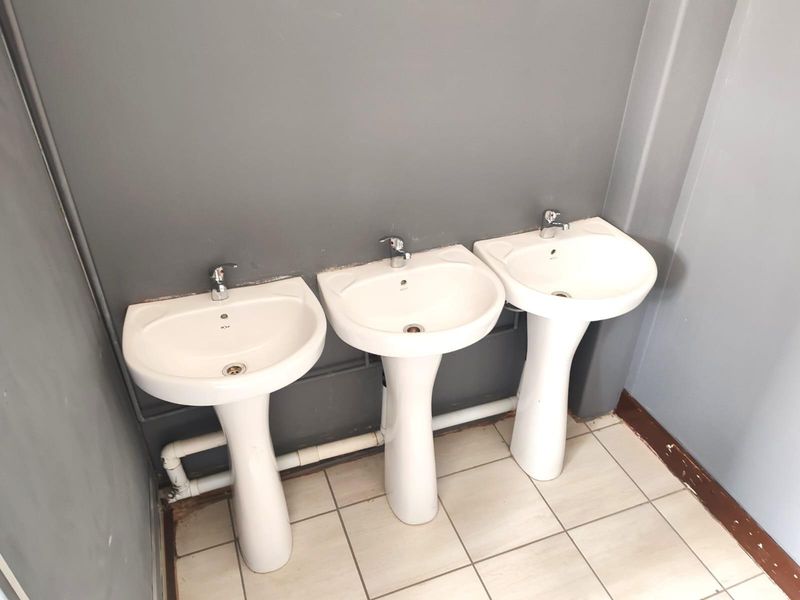 Apartment and Commercial Building For Sale in Vanderbijlpark Central Vanderbijlpark Gauteng - Photo 9