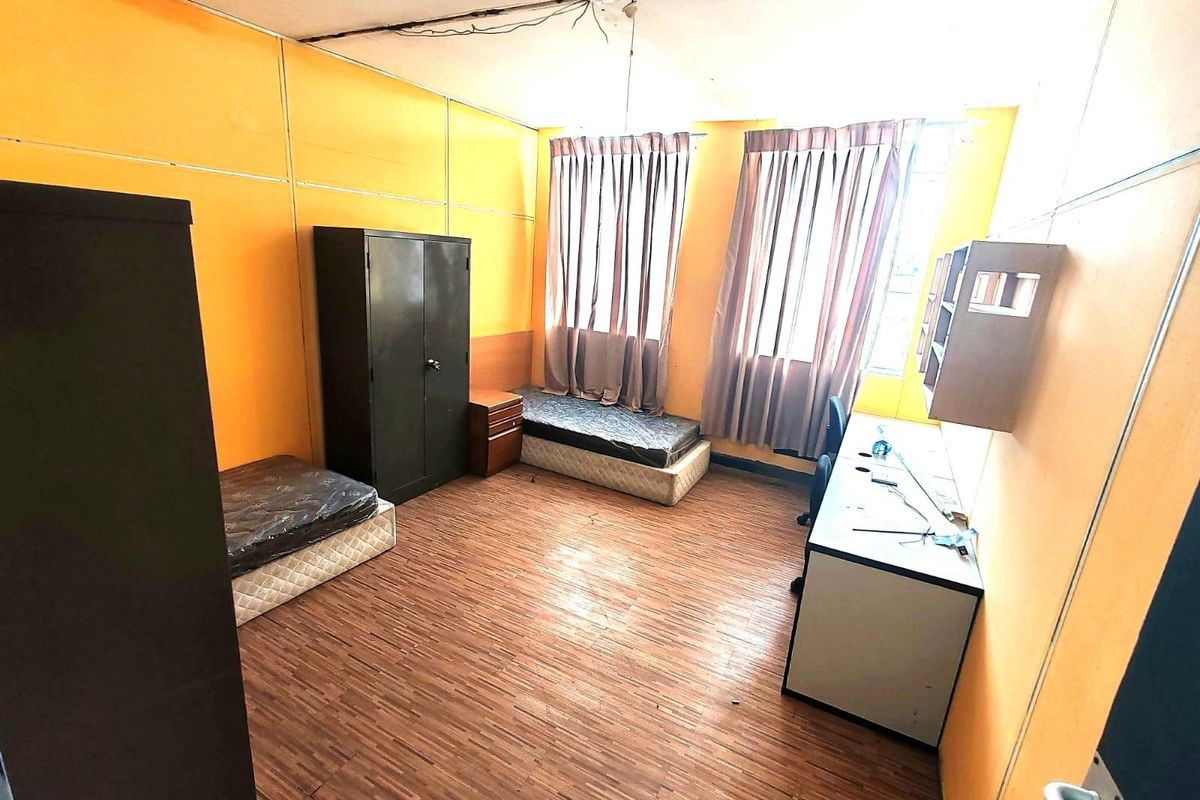 Apartment and Commercial Building For Sale in Vanderbijlpark Central Vanderbijlpark Gauteng - Photo 3