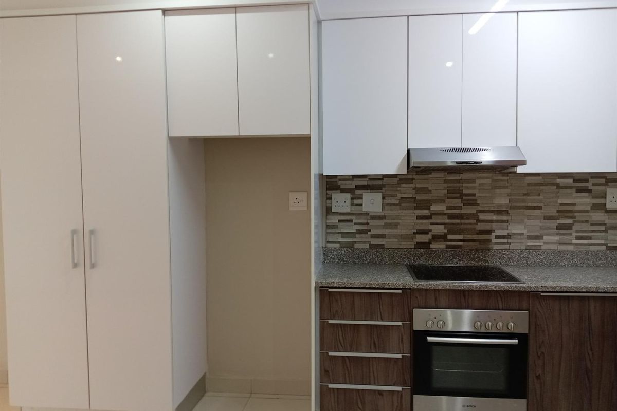 Stunning Apartment not to be missed - Photo 2