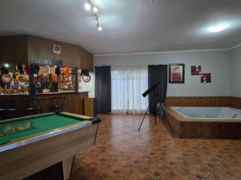 Expansive 2,683sqm Corner Property with Income Potential and Ultimate Entertainment Appeal! - Photo 9