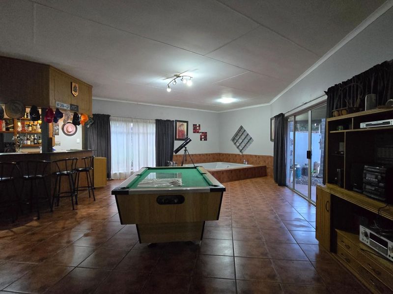 Expansive 2,683sqm Corner Property with Income Potential and Ultimate Entertainment Appeal! - Photo 10