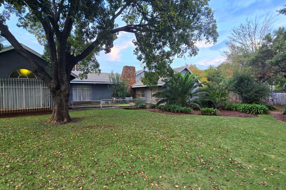 Expansive 2,683sqm Corner Property with Income Potential and Ultimate Entertainment Appeal! - Photo 4