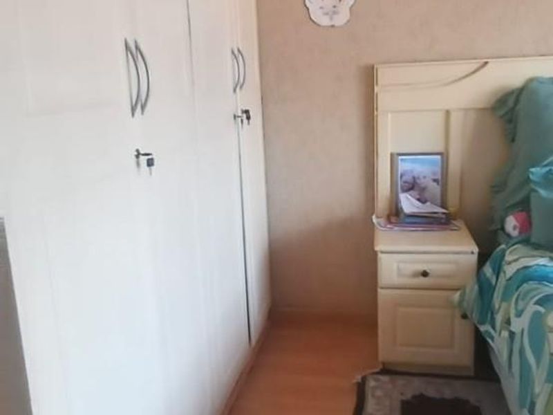 House For Sale in Meadowlands, Soweto - Photo 9