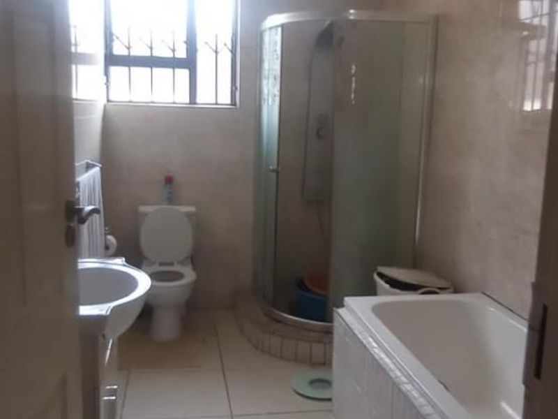 House For Sale in Meadowlands, Soweto - Photo 5