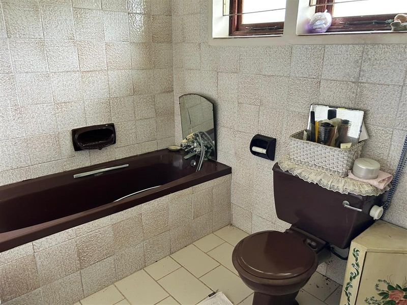 Spacious Family Living on a Corner Plot in Sunrise-on-Sea - Photo 5