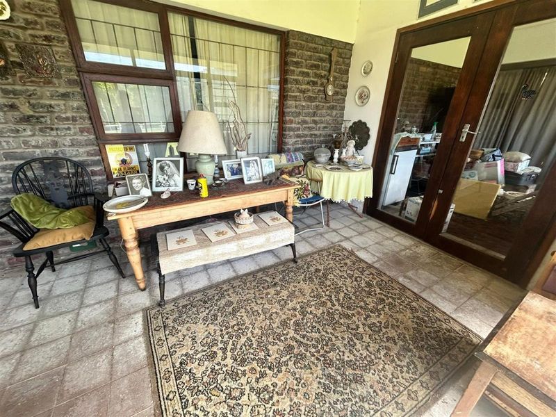 Spacious Family Living on a Corner Plot in Sunrise-on-Sea - Photo 4