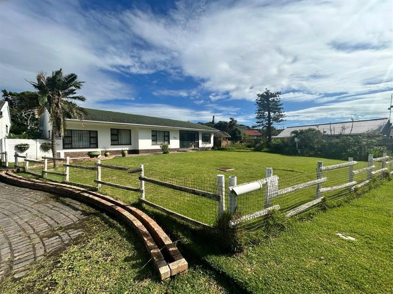 Spacious Family Living on a Corner Plot in Sunrise-on-Sea - Photo 3