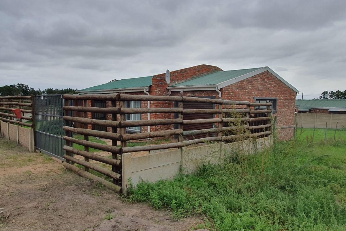 Easy Living in the Heart of Albertinia - Photo 4