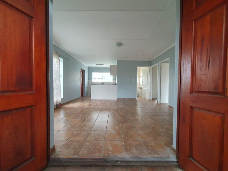 Easy Living in the Heart of Albertinia - Photo 9