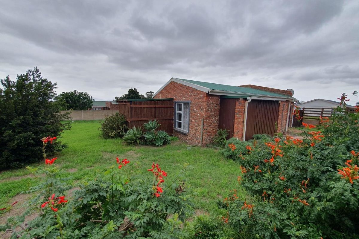 Easy Living in the Heart of Albertinia - Photo 2