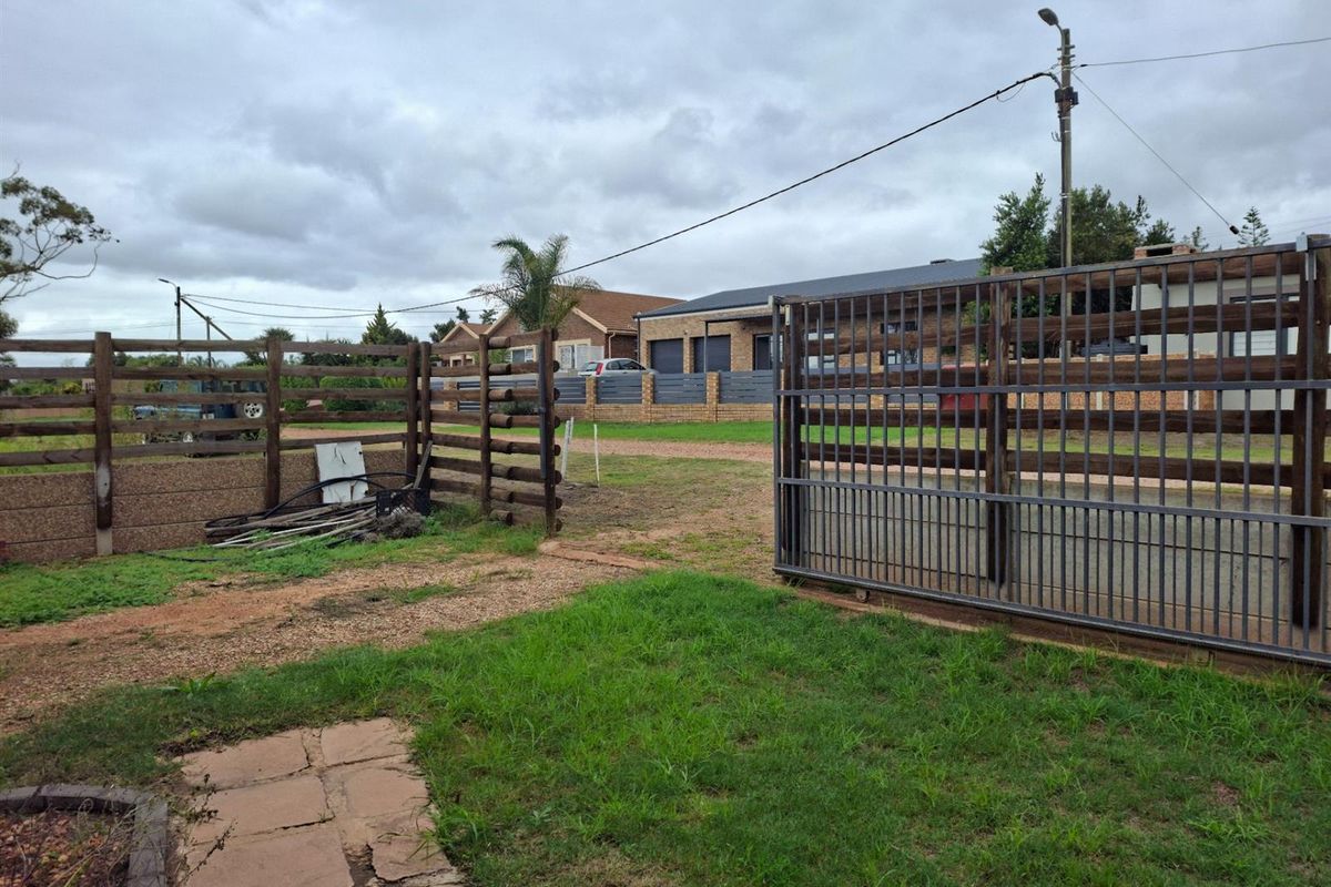 Easy Living in the Heart of Albertinia - Photo 5