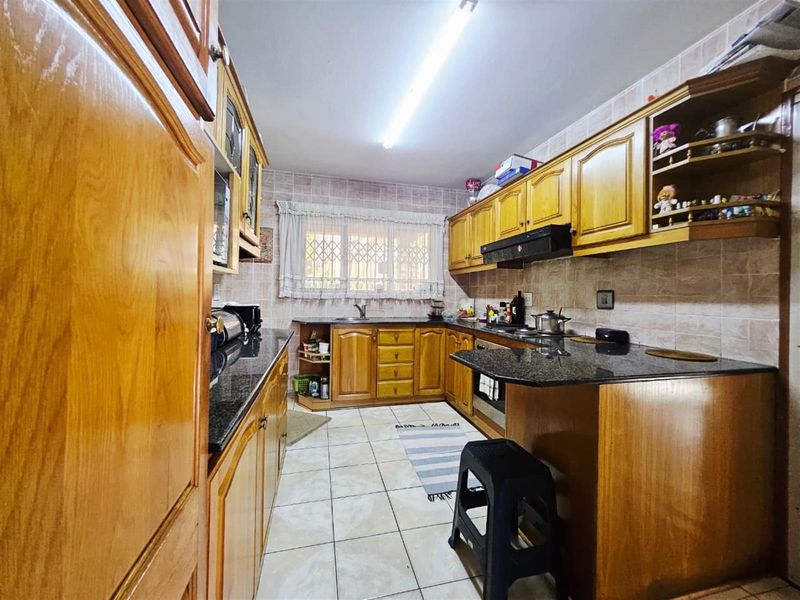 House For Sale in Reservoir Hills, Durban - Photo 2