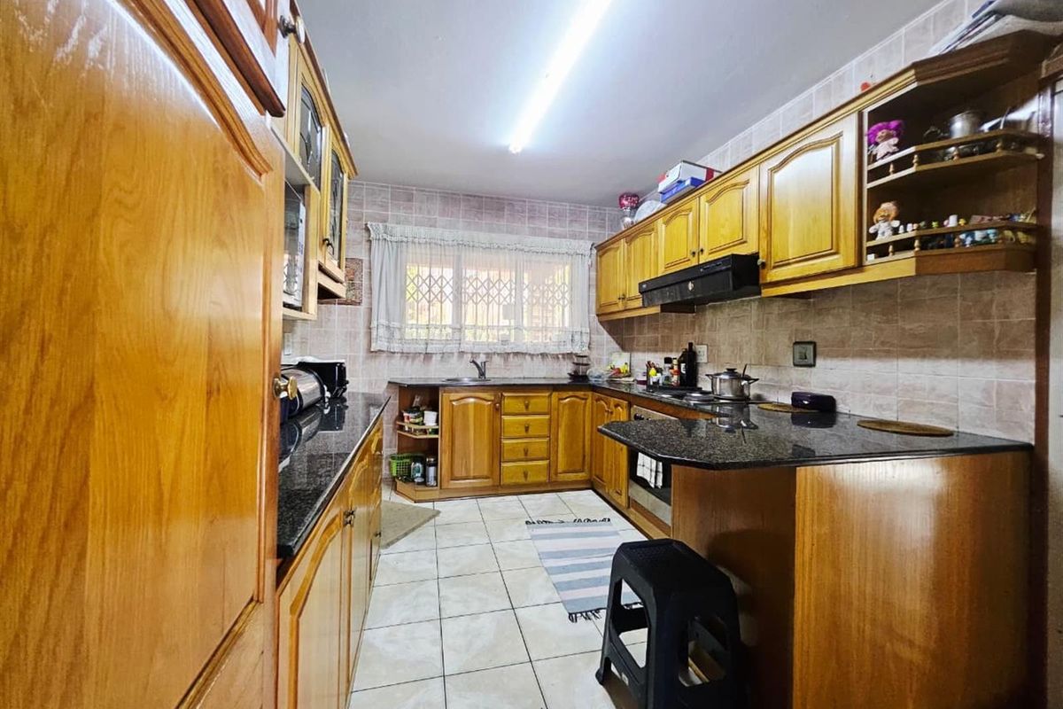 House For Sale in Reservoir Hills, Durban - Photo 2