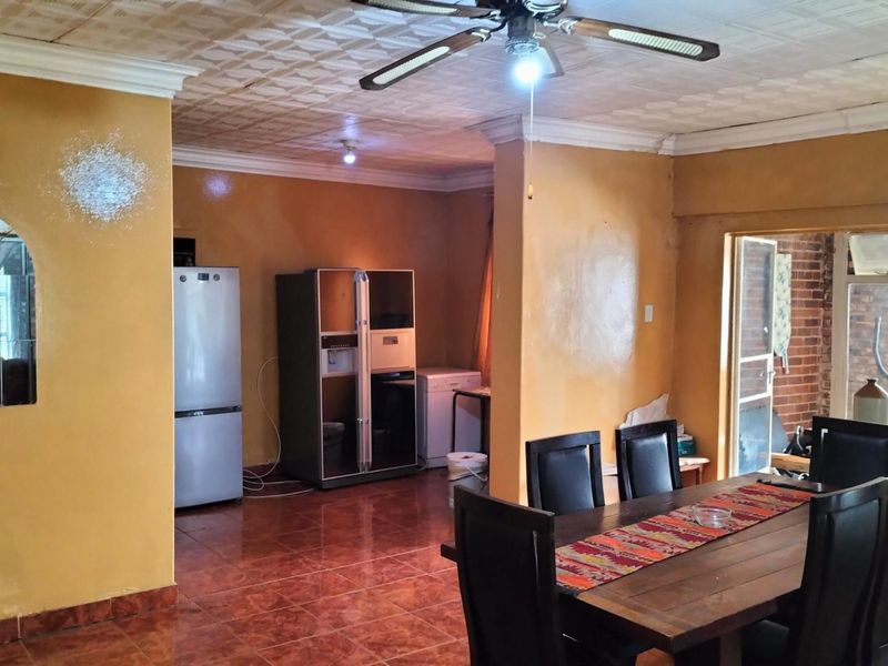 Modern low maintenance up for grabs - Photo 4