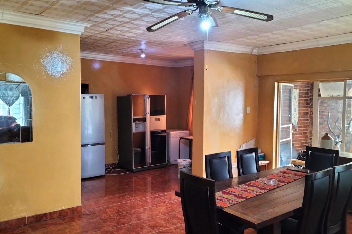 Modern low maintenance up for grabs - Photo 4