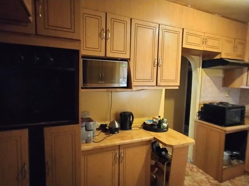 Modern low maintenance up for grabs - Photo 5