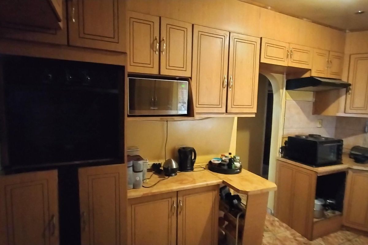 Modern low maintenance up for grabs - Photo 5