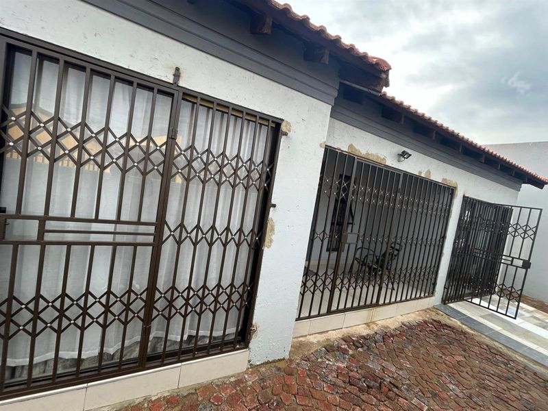 House To Rent in Cosmo City, Roodepoort - Photo 3