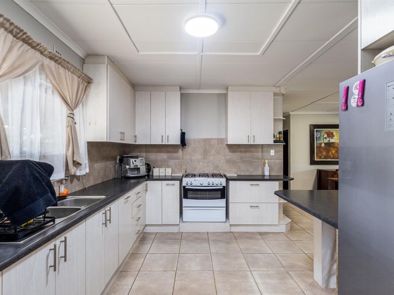 Small Holding For Sale in Joostenbergvlakte, Kraaifontein - Photo 4