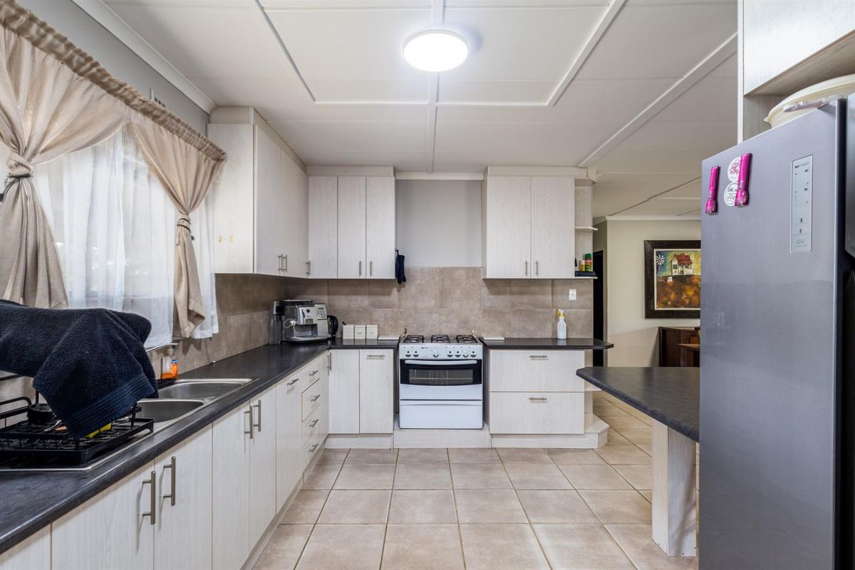 Small Holding For Sale in Joostenbergvlakte, Kraaifontein - Photo 4