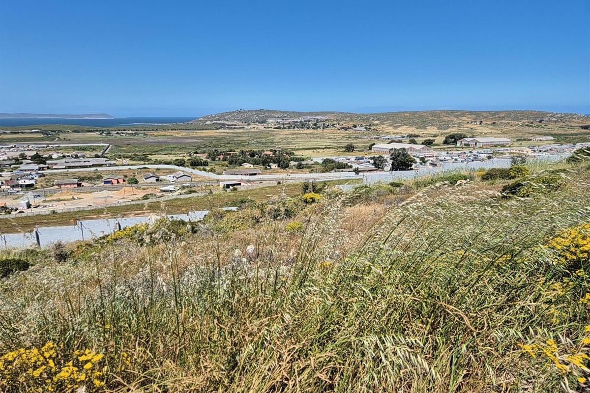 Prime 651m2 Stand with Sea Views in Secure Hoogland Mountain Estate - Photo 2