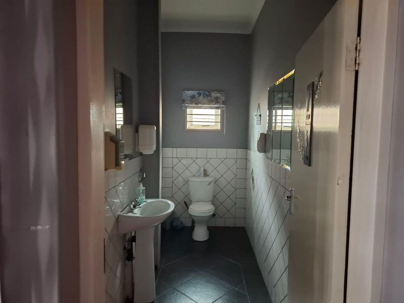 Commercial Property To Rent in Middelburg Central, Middelburg - Photo 8