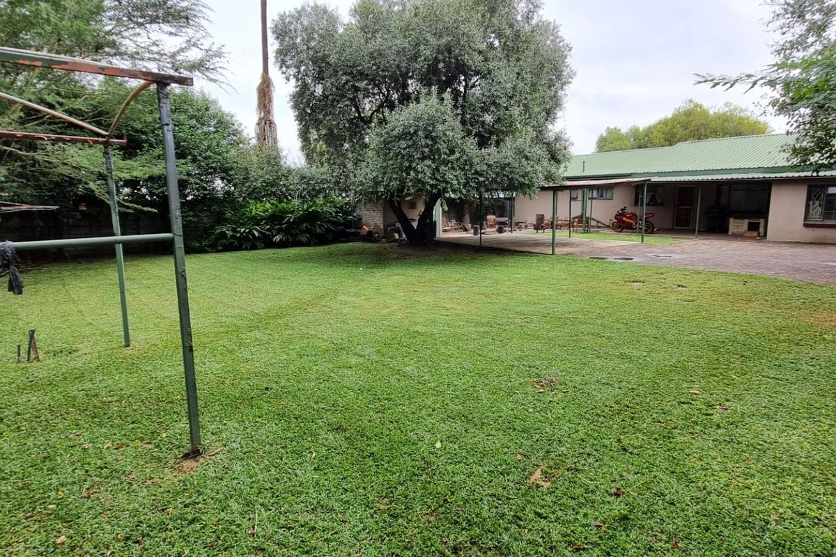 House For Sale in Brits Central, Brits, North West - Photo 4