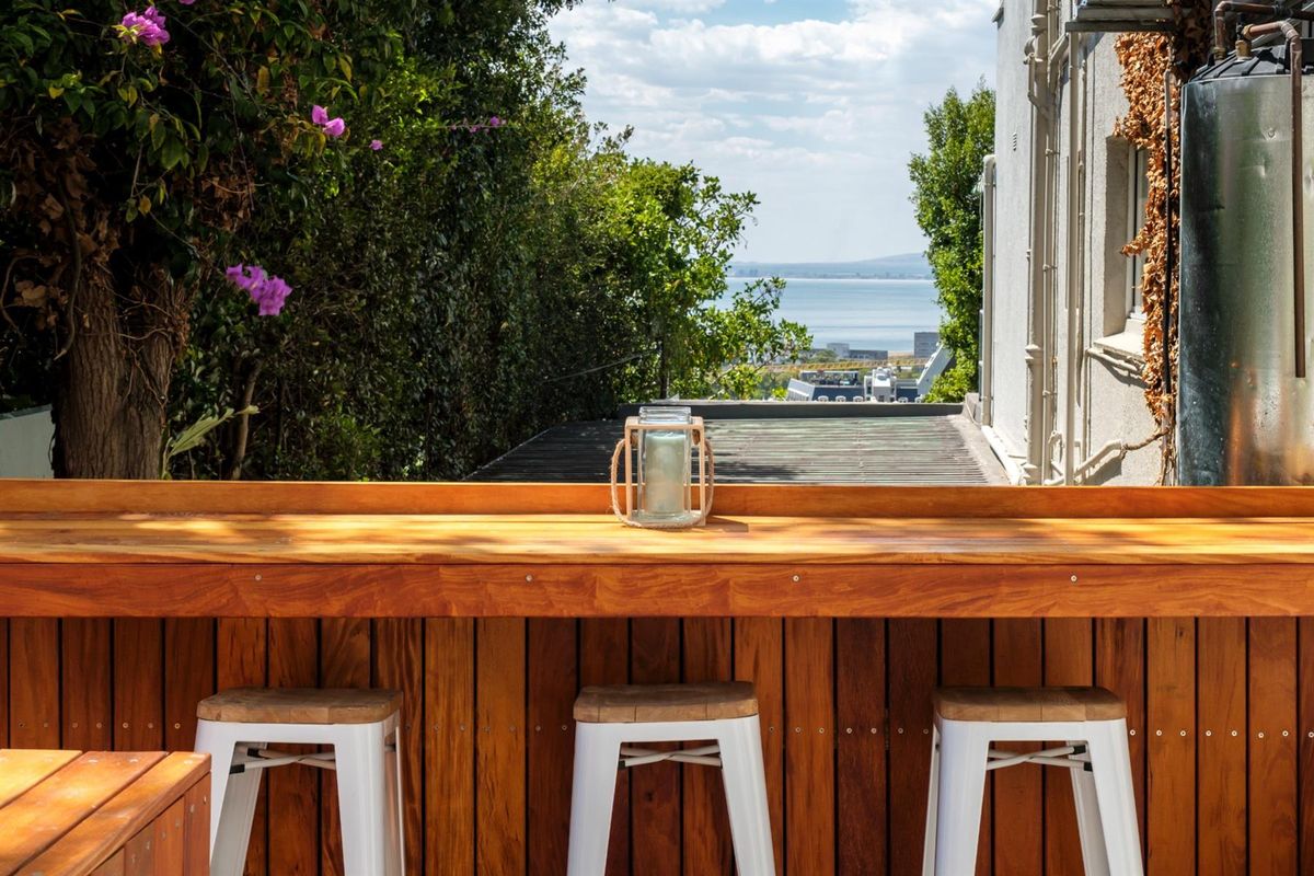 Apartment For Sale in Green Point, Western Cape - Photo 2