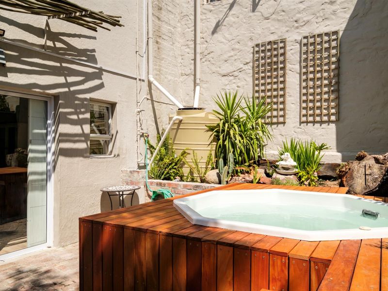 Apartment For Sale in Green Point, Western Cape - Photo 4