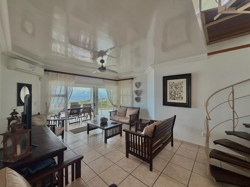 Exclusive Beachfront Living with Panoramic Ocean View - Photo 4